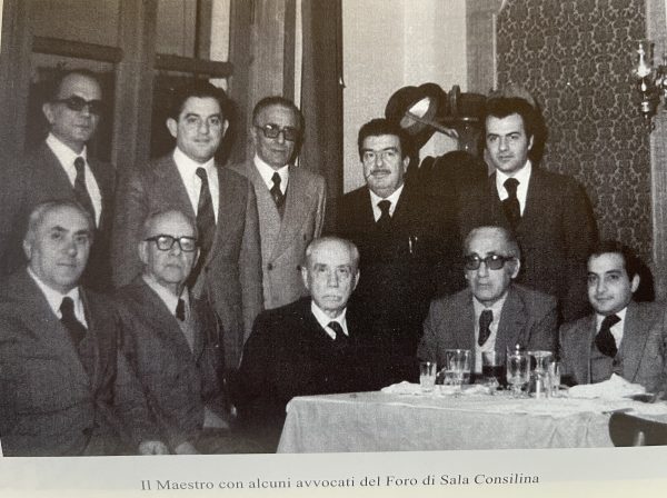 Alfredo De Marsico con avvocati foro di Sala Consilina Rivellese, Cappelli ecc